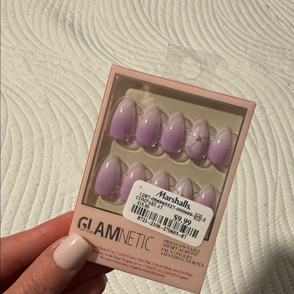 NIB GLAMNETIC PRESS ON NAILS - Picture 2 of 5